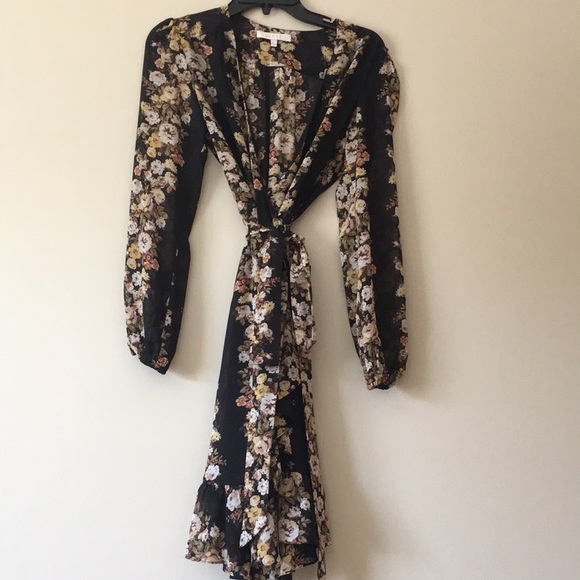Wayf Dresses & Skirts - WAYF floral wrap dress